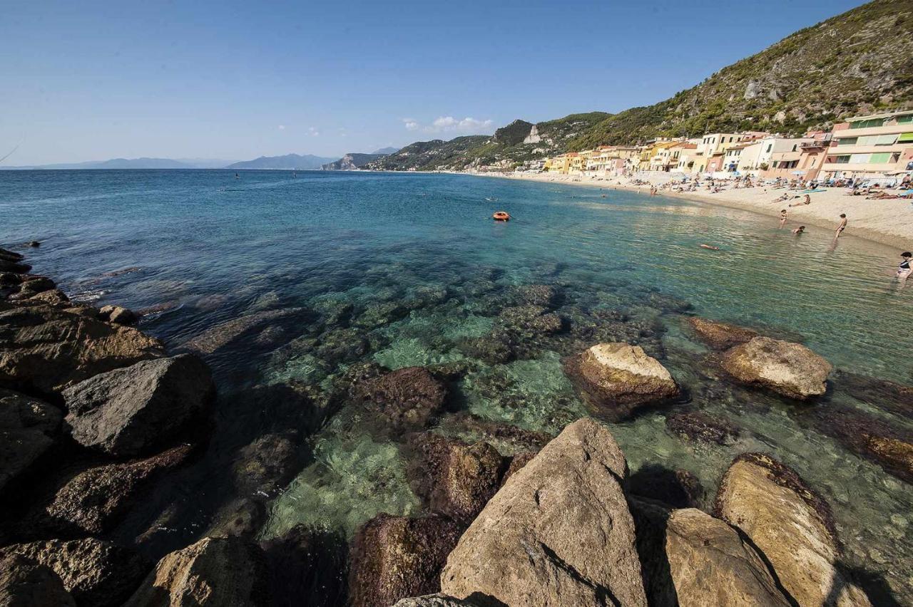 Le Torri Riviera Holiday Αλμπένγκα Εξωτερικό φωτογραφία
